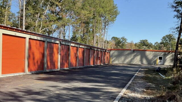 drive-up storage units