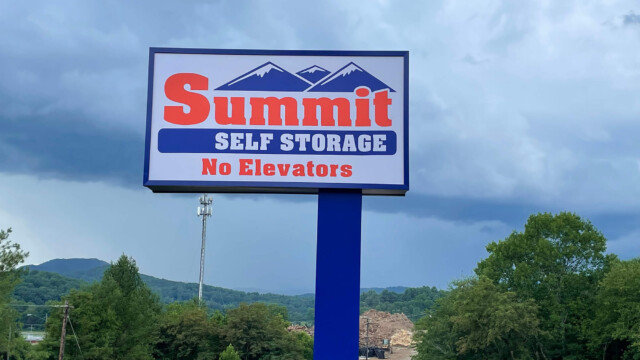 Sign for Summit Self Storage in Mills River, NC